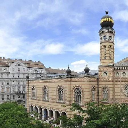 Synagogue Dream In The Center Lägenhet *